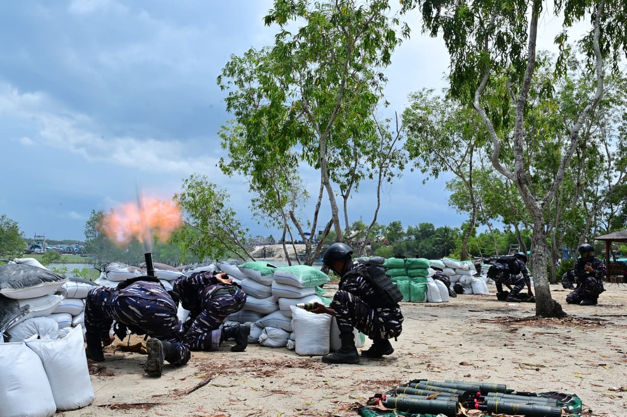 TNI AL GELAR LATIHAN ANTI AKSES DAN ANTI AMFIBI, SEKALIGUS PAMERKAN TANGKAPAN TIMAH DAN LOGAM TANAH JARANG SENILAI RP 173,6 MILYAR