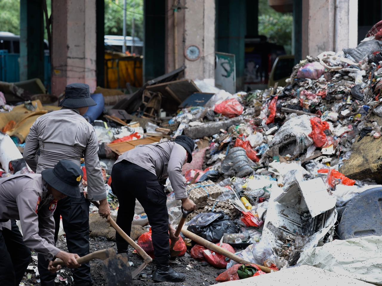 Gerakan “Bang Jasri” Digelar, Kapolda Metro Jaya Ajak Warga Jadikan Bersih Lingkungan sebagai Budaya