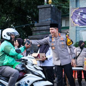 Ramadhan Penuh Kepedulian, Polres Metro Jakarta Timur Hadirkan Bang Jasri untuk Perkuat Kamtibmas dan Kebersamaan Umat