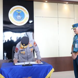 Perkuat Soliditas TNI AL-POLRI, Kapolda Riau Kunjungi Lanal Dumai dan Laksanakan Aksi Penanaman Pohon