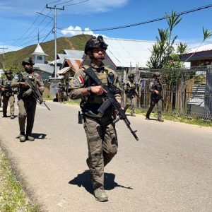 Patroli Dialogis di Paniai, Satgas Operasi Damai Cartenz 2026 Kedepankan Pendekatan Humanis