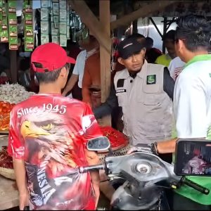 Jelang Ramadan, Bupati Fauzi Sidak Harga Sembako di Pasar Anom Baru