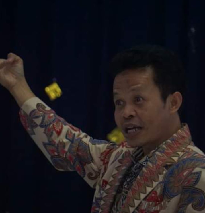 Rocky Gerung, Untung Aku Belum Profesor