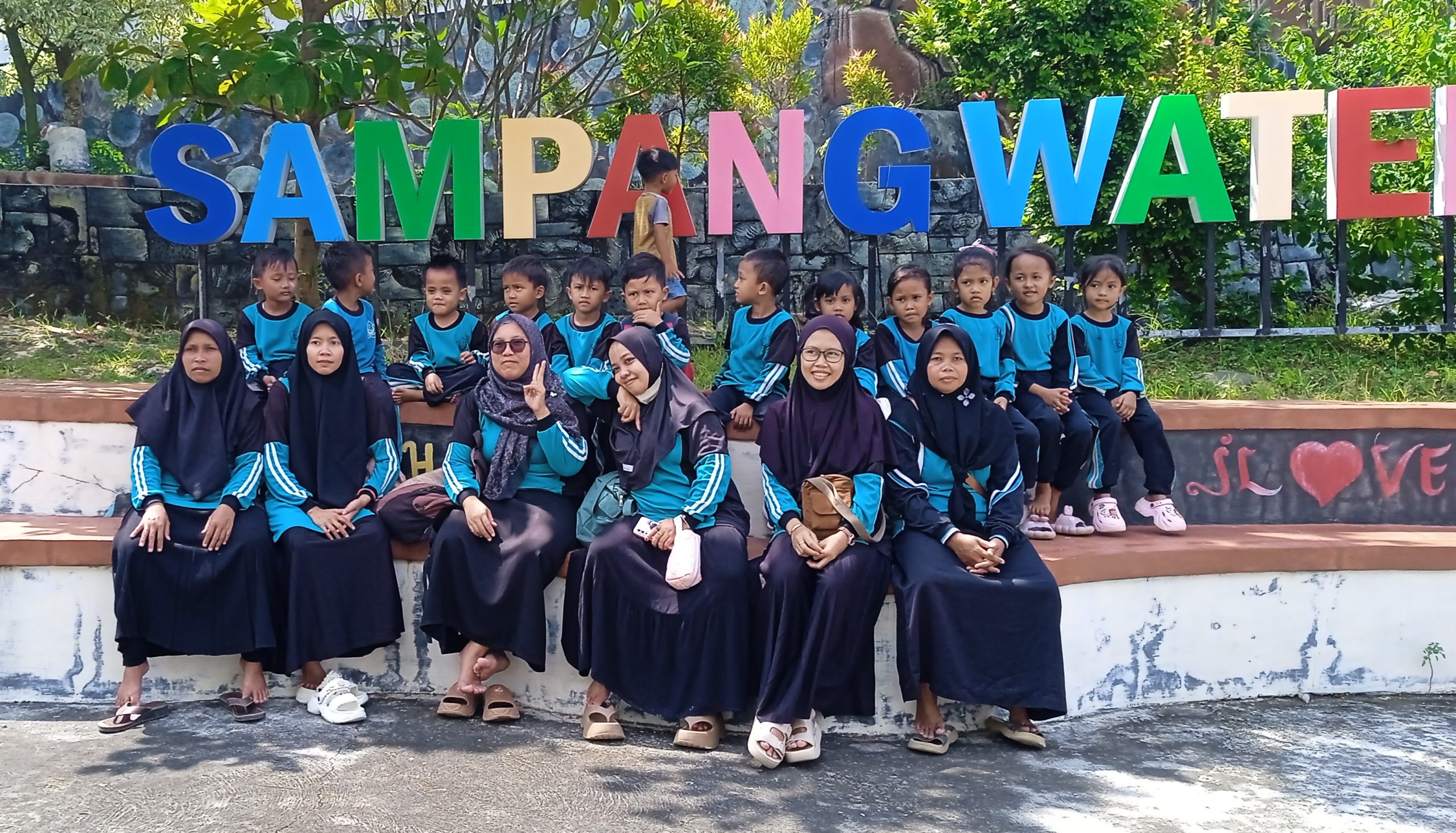 RA Al Azhar Prancak Pasongsongan Sumenep Pilih Sampang Water Park Sebagai Tujuan Favorit