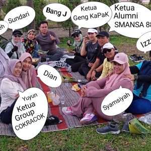 Alumni SMANSA 88 Bersama Group Cokracok Nikmati Kuliner UMKM di Taman Wijaya Sampang