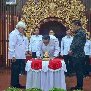 Ketua PMI Kabupaten Karangasem I Gusti Ngurah Setiawan Dilantik Beserta Pengurus Lainnya