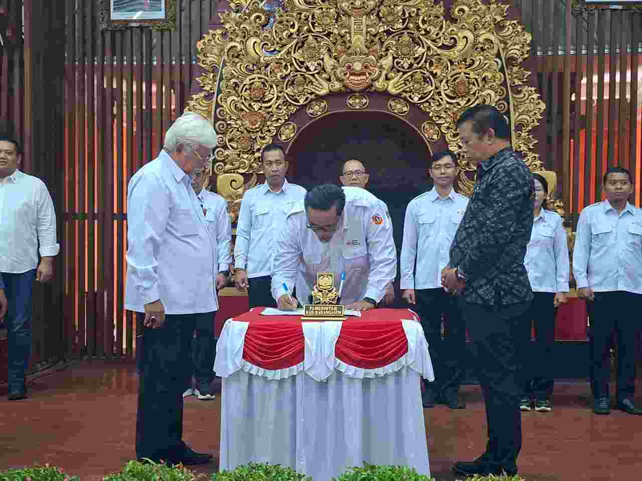 Ketua PMI Kabupaten Karangasem I Gusti Ngurah Setiawan Dilantik Beserta Pengurus Lainnya