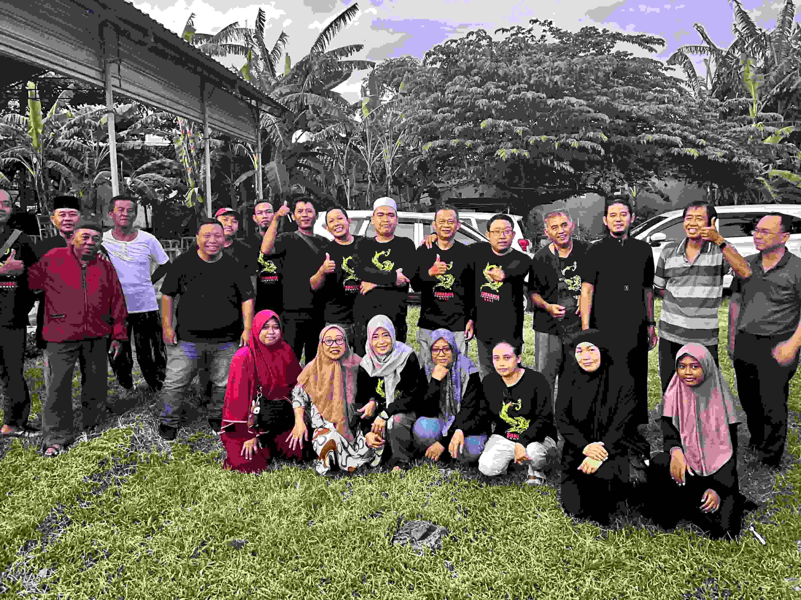 Surabaya Community Bali Bagikan Takjil Di Taman Pancing Denpasar