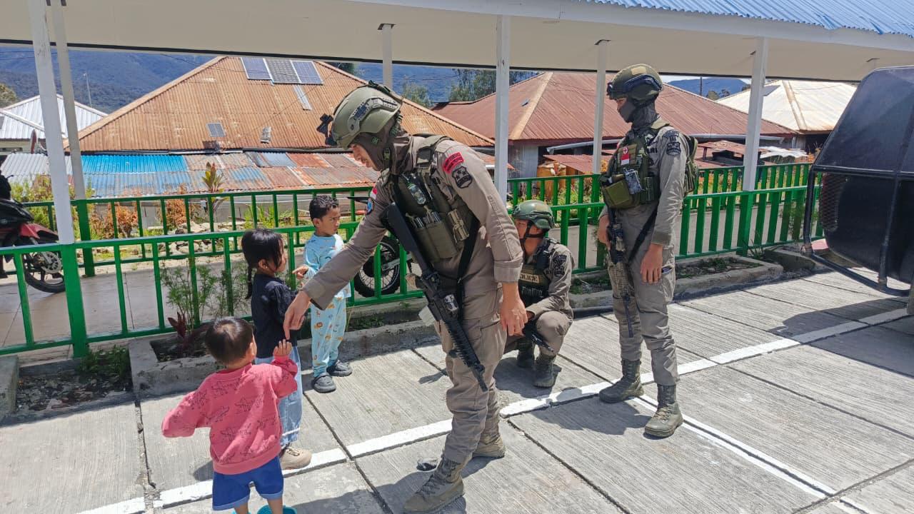 Bangun Kepercayaan Publik, Operasi Damai Cartenz Intensifkan Patroli Dialogis