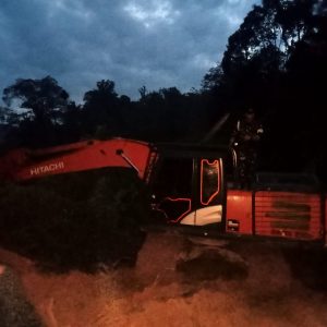 Operasi Dini Hari di Madina, Tim Gabungan TNI – Polri Sita 6 Eskavator Tambang Ilegal