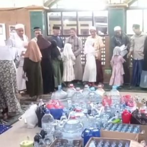 Kades Pagelaran Hadiri Peringatan Malam Nuzulul Qur’an dan Ikhtifalan Sanlat Di Masjid Jami Nurul Huda