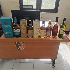 Polrestabes Surabaya Amankan Ratusan Liter Miras Ilegal di Lakarsantri