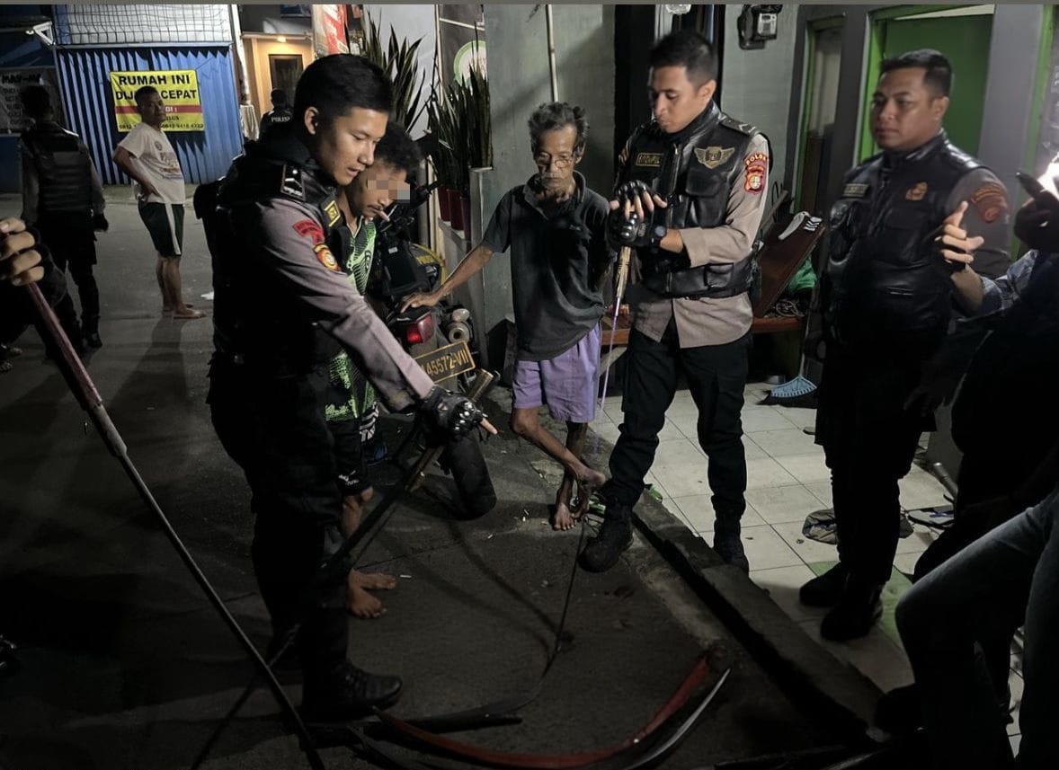 Patroli Perintis Presisi Gagalkan Tawuran di Jaktim, 4 Pemuda dan 12 Sajam Diamankan