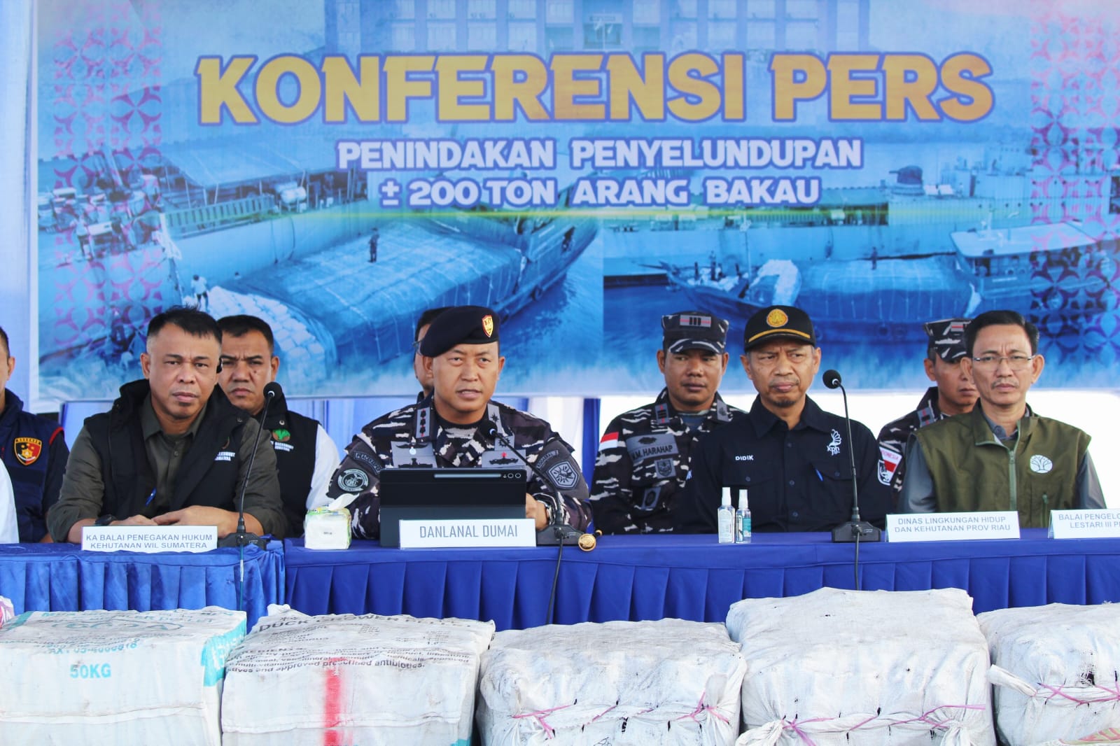 Lanal Dumai Bersama Tim Satgas Gabungan TNI AL, Berhasil Gagalkan Penyelundupan 200 Ton Arang Bakau di Perairan Kepulauan Meranti