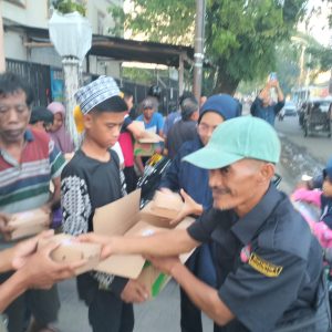 LSM PERAK Indonesia Gelar Buka Puasa Bersama dan Berbagi Takjil untuk Masyarakat di Makassar