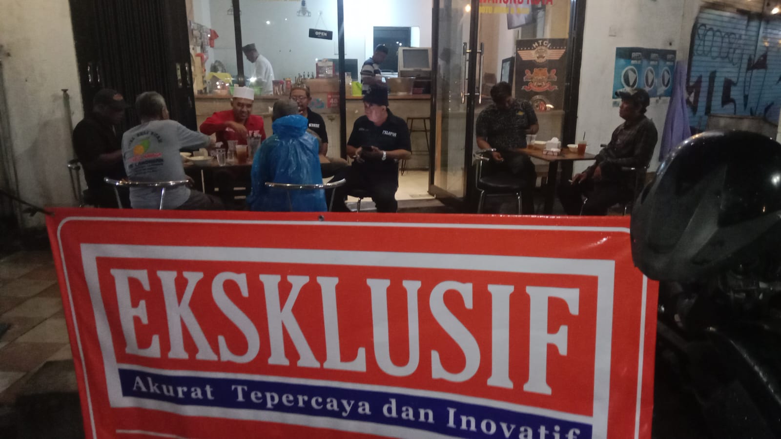 Rayakan HUT ke-5 di Bulan Suci Ramadan, Media Online Eksklusif.co.id Tebar Takjil dan Gelar Buka Puasa Bersama