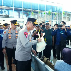 Wakapolri Tinjau Udara Arus Mudik, Pastikan Penyeberangan Merak–Bakauheni Terkendali