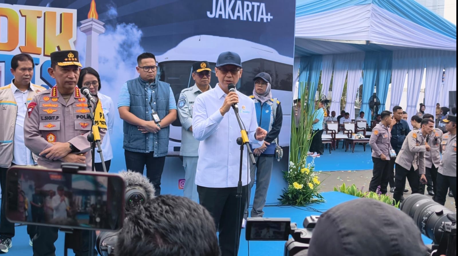 Melepas Peserta Mudik Gratis Polri, Menkes : Jumlah Kecelakaan Menurun Drastis Berkat Pengecekan Kesehatan Sopir