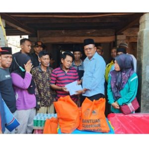 Kebakaran Rumah di Prabumulih Tewaskan Tiga Orang, Wali Kota Serahkan Bantuan kepada Keluarga Korban