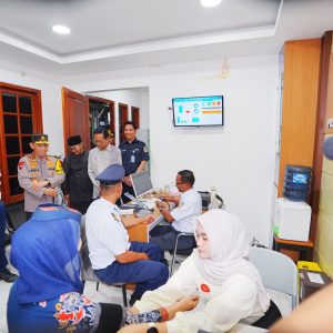 Tinjau Stasiun Tugu DIY, Kapolri Pastikan Puncak Arus Mudik Berjalan Aman