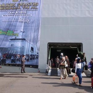 Jelang Hari Raya Idul Fitri, Mudik Gratis Bersama TNI AL Tiba di Dermaga Surabaya