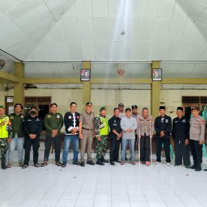 Polisi dan LSM GMBI siagakan Personil Untuk Pengamanan Malam Takbir di Kec Benjeng