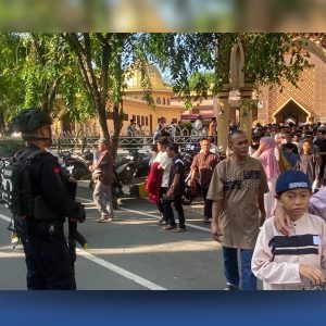 Brimob Sumut Hadirkan Rasa Aman, Pengamanan Sholat Idul Fitri di Gunungsitoli Berjalan Kondusif