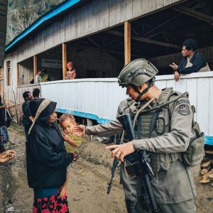 Tak Semua Bisa Pulang: Rindu yang Disimpan Demi Indonesia Tetap Tenang