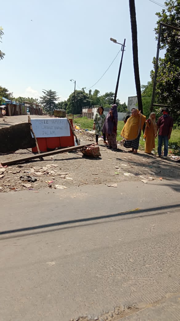 Warga Antang kembali tutup akses jalan menuju TPA, protes pencemaran lingkungan