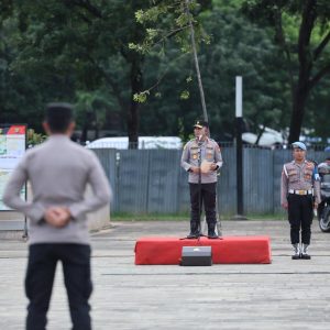Wakapolda PMJ Minta Personel Layani Warga Secara Humanis di Pasar Murah Monas