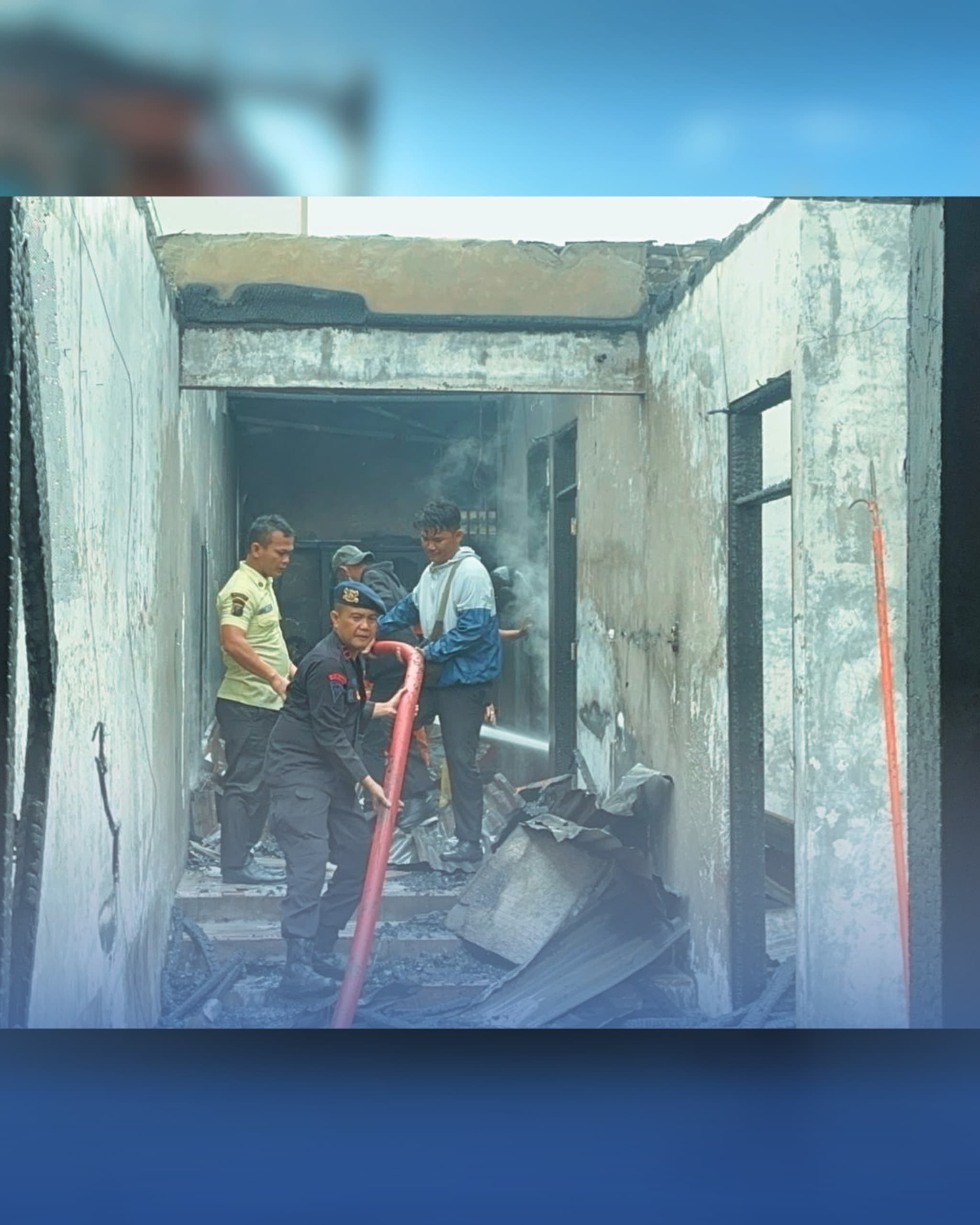 Gerak Cepat Brimob Polda Sumut Bantu Padamkan Kebakaran di Pematangsiantar