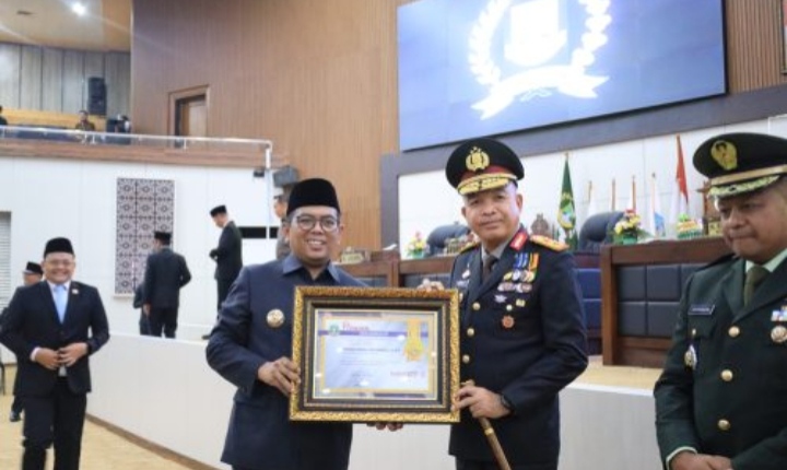 Sukses Amankan Mudik Lebaran 2026, Kapolda Banten Terima Penghargaan dari Gubernur