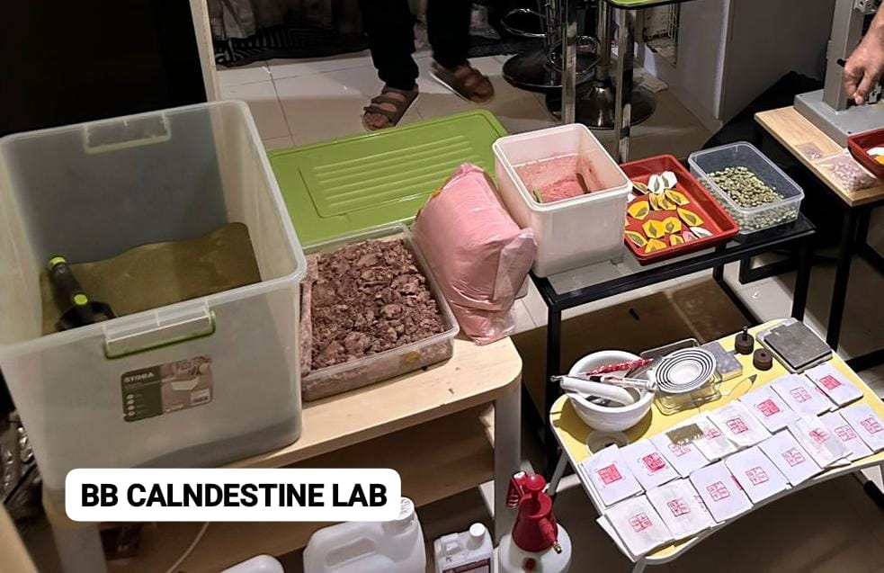 Polda Metro Jaya Berhasil Mengungkap Klandestine LAB Narkotika Jenis Ekstasi dan Happy Water