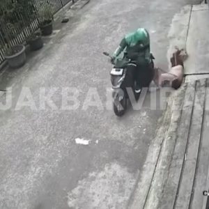 Gagal Jambret Tas Lansia hingga Terjatuh, Pria di Jelambar Diringkus Polisi