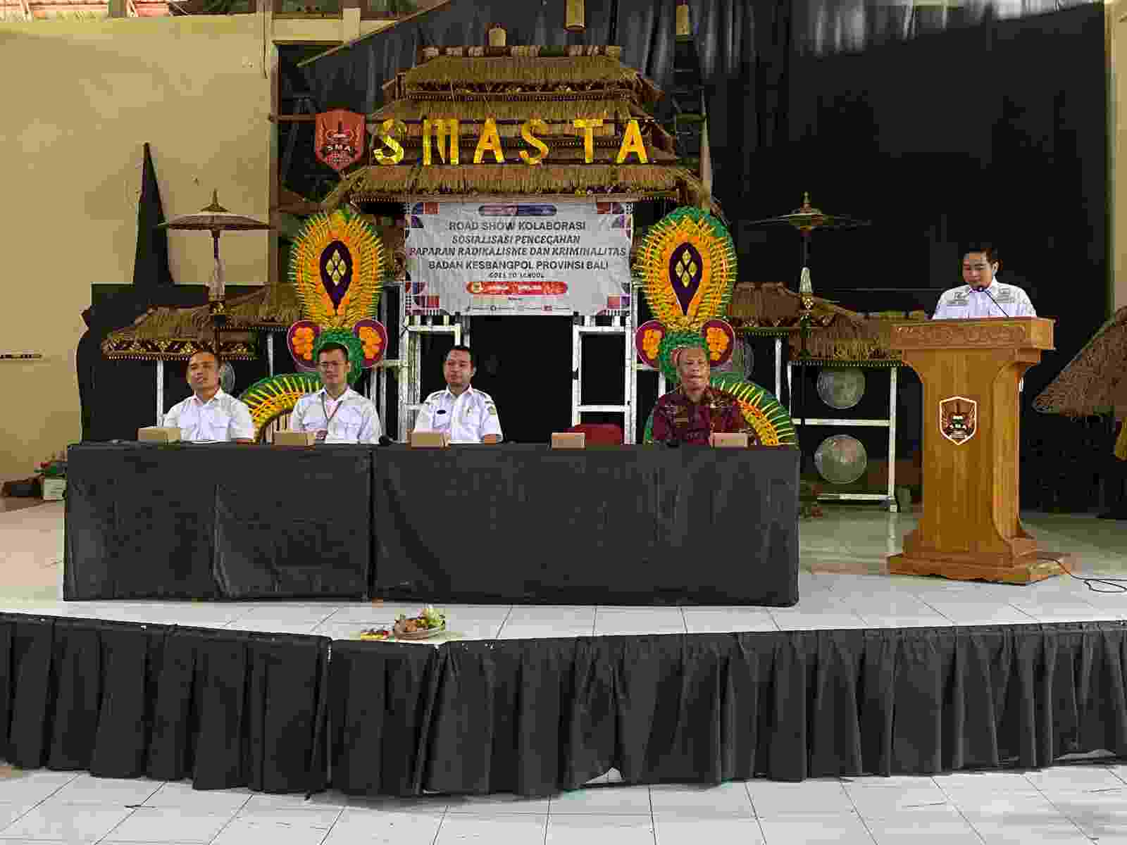 Ratusan Pelajar Tabanan Ikuti Sosialisasi Pencegahan Radikalisme Dan Kriminalitas Oleh Kesbangpol Bali