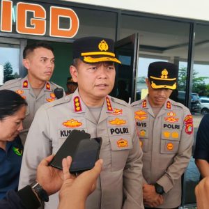 Kapolres Metro Bekasi Kota Jenguk 17 Korban Kebakaran Cimuning, Salurkan Tali Asih dan Dukungan Moril