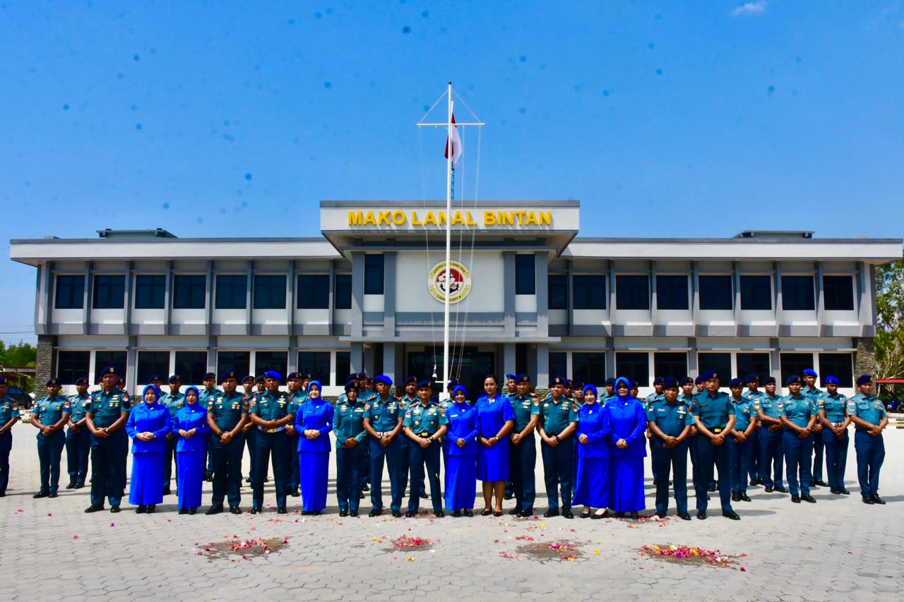 Pengabdian Yang Diapresiasi, Danlanal Bintan Pimpin Upacara Kenaikan Pangkat Prajurit