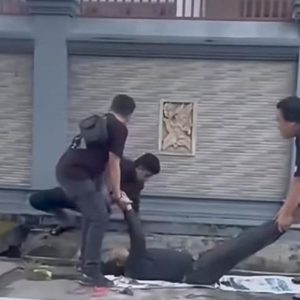 Ditemukan Mayat Seorang Pria Di Pinggir Jalan Di Medan,Polisi Lakukan Penyelidikan