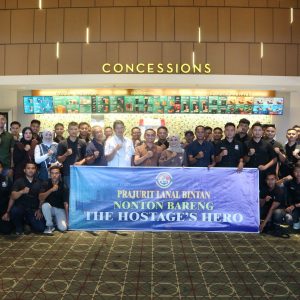 Bangkitkan Semangat Kepahlawanan, Danlanal Bintan Ajak Prajurit Nobar Film The Hostage’s Hero
