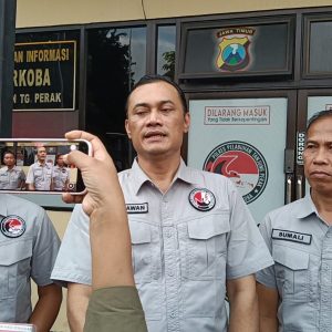 Satresnarkoba Polres Tanjung Perak Ungkap Jaringan Pengedar Sabu di Jalan Wonosari Surabaya.