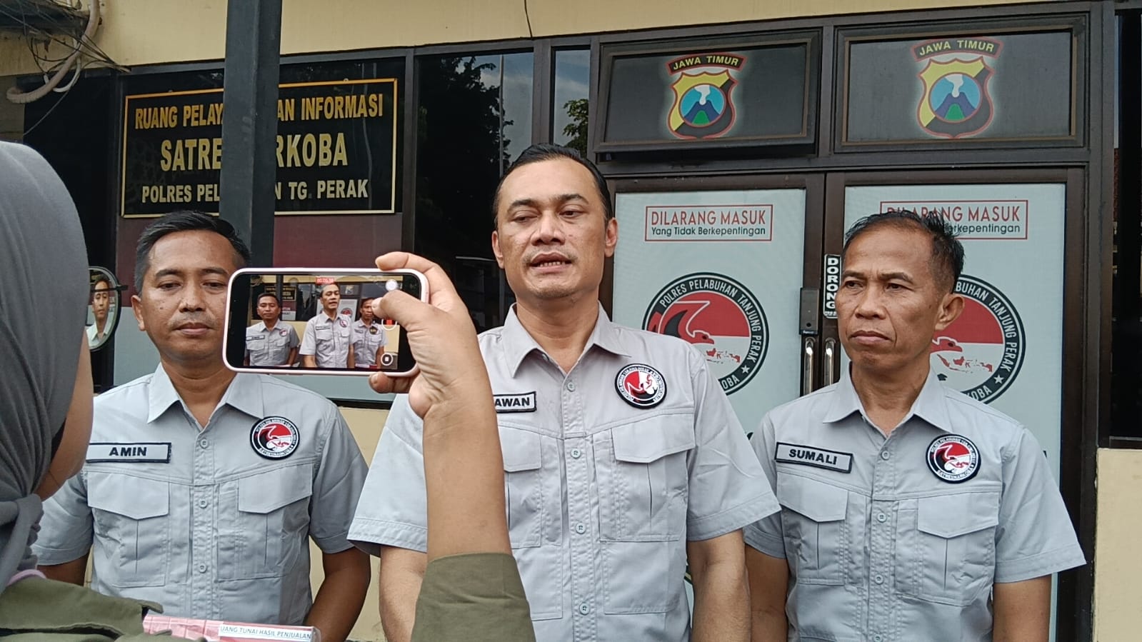 Satresnarkoba Polres Tanjung Perak Ungkap Jaringan Pengedar Sabu di Jalan Wonosari Surabaya.