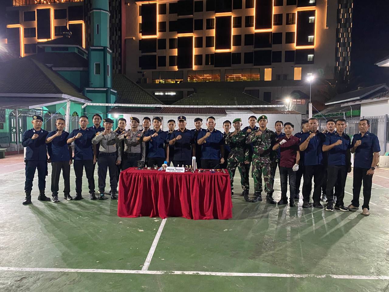 WUJUDKAN PENGAMANAN YANG TERTIB TERARAH PRIFESIONAL DAN HUMANIS, RUTAN KELAS IIB ADAKAN RAZIA KAMAR HUNIAN WARGA BINAAN