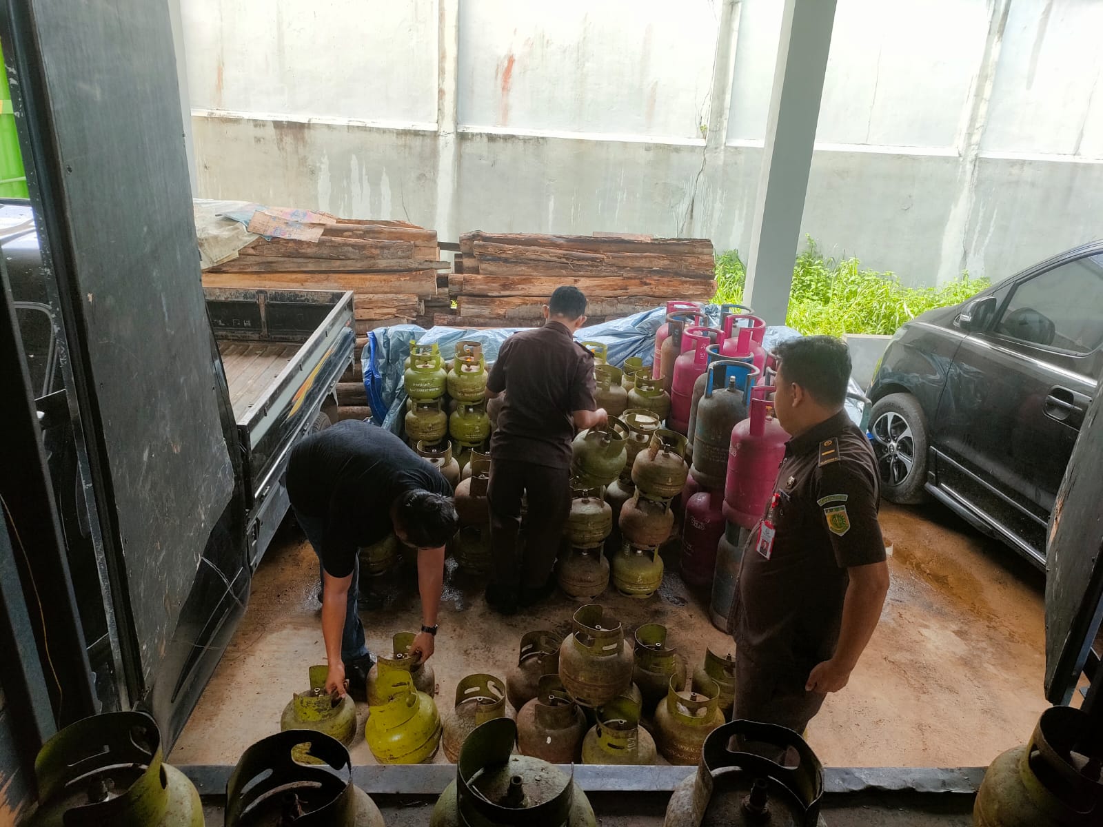 Berkas P21, Polda Babel Limpahkan Tersangka Praktik Pengoplos Gas LPG Subsidi ke Kejari Pangkalpinang