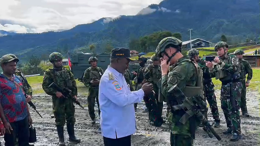 Koops TNI Habema Berbagi Kasih : Bagikan Sembako, Makan Bergizi Gratis, dan Pelayanan Kesehatan kepada Masyarakat Distrik Gome