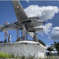 โ๏ธ๐๏ธ Minang Dan Aceh Menggapai Langit: Mengirim Sayap Bagi Republik Yang Baru Lahir