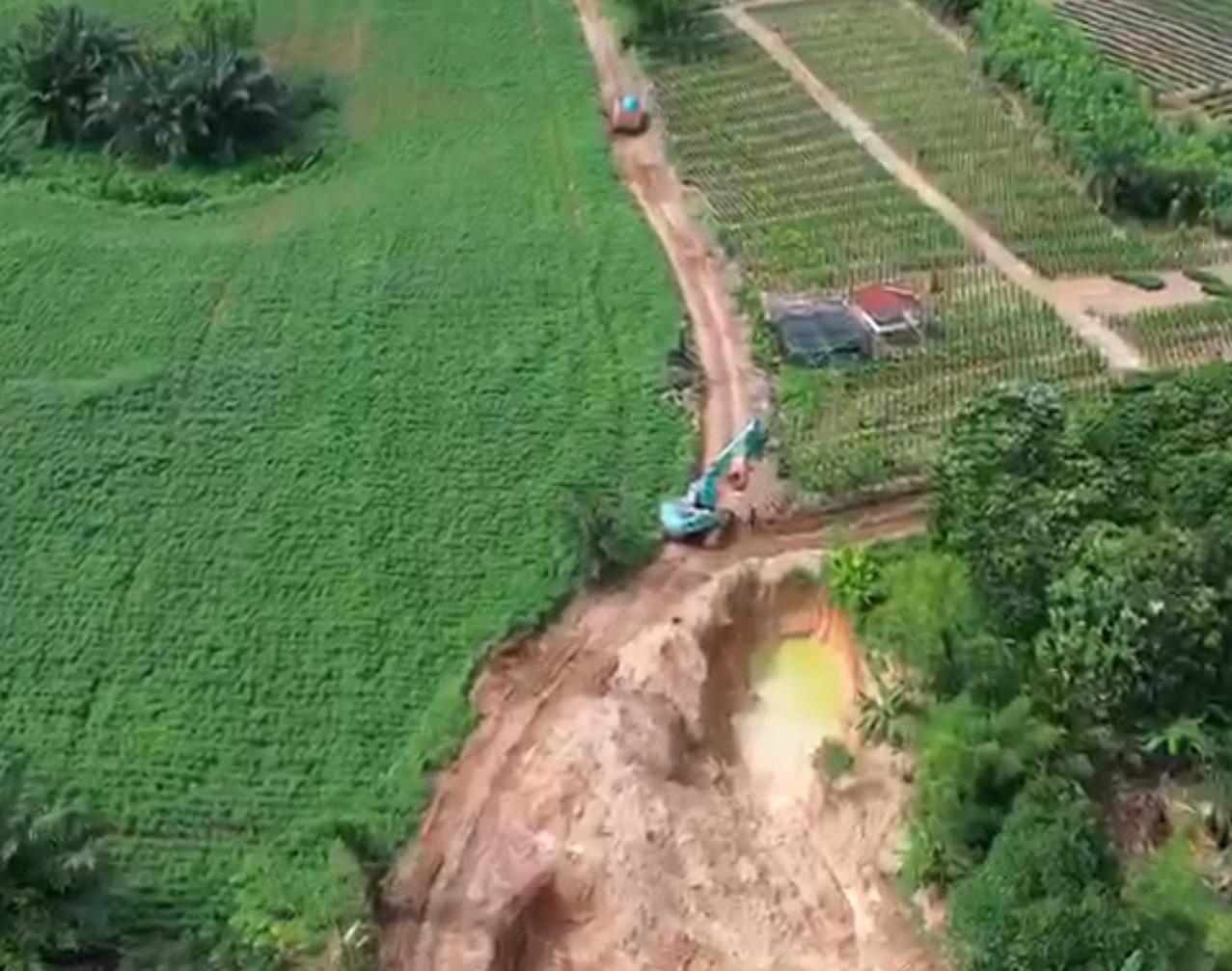 Tangkap Dalangnya! Galian C Ilegal di Deli Serdang Hancurkan Jalan dan Lingkungan
