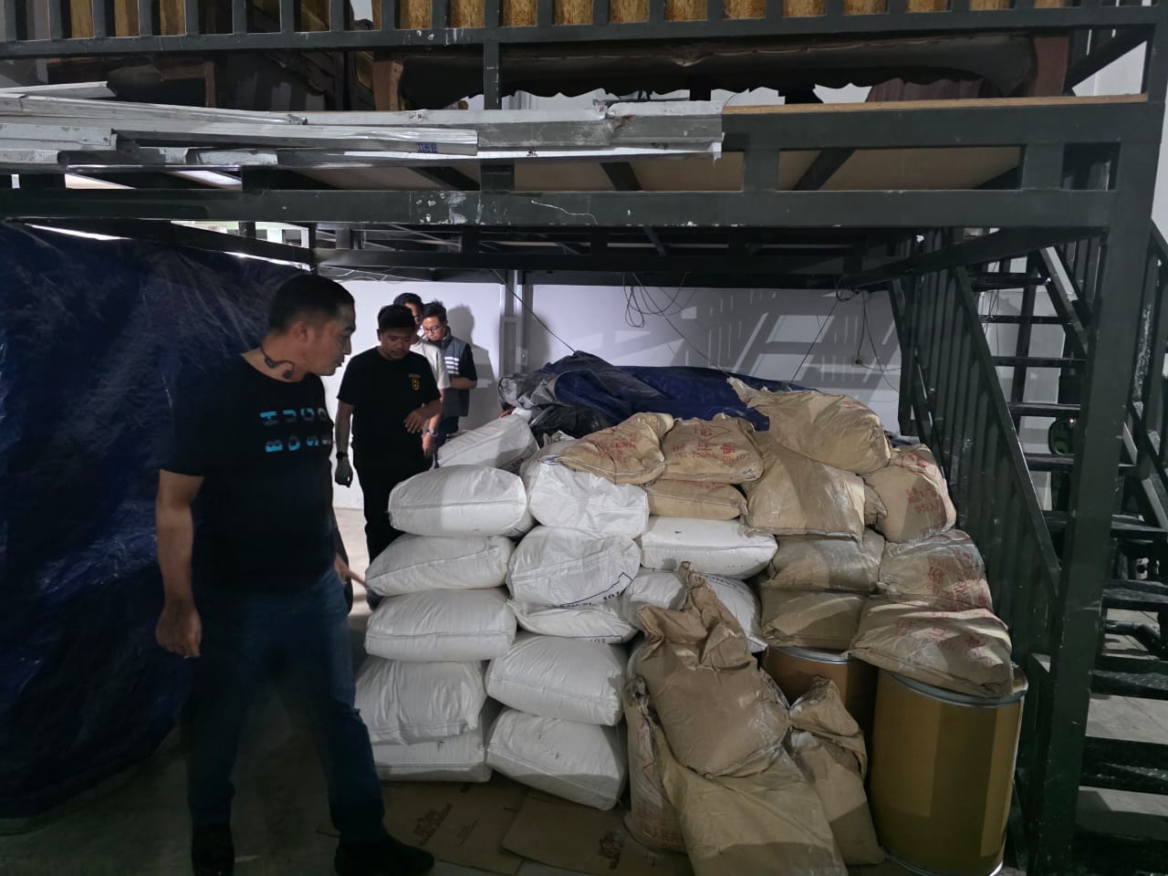 Polda Metro Jaya Bongkar Klandestine Laboratory Narkotika DI Semarang, Selamatkan Lebih Dari 4,3 Juta Jiwa 