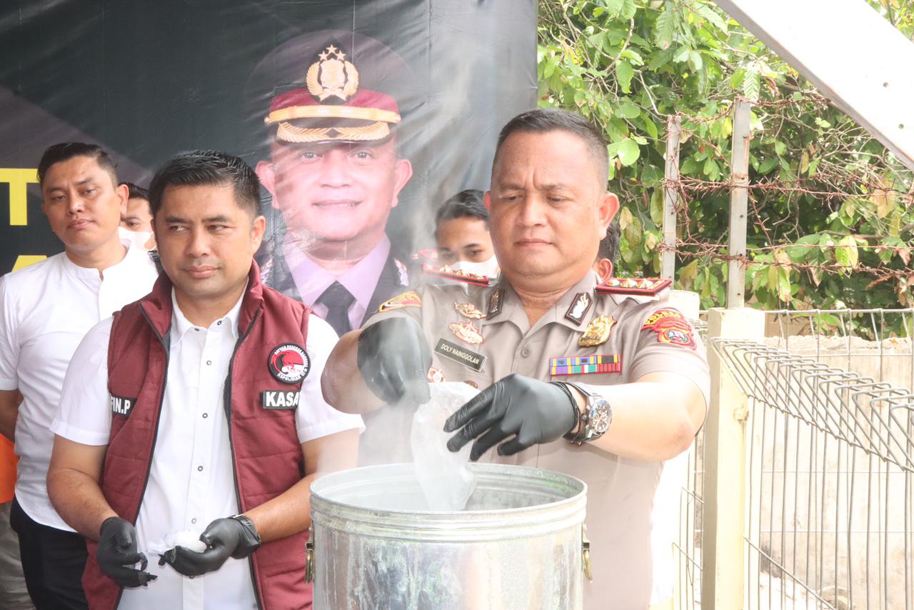 Polres Batu Bara Press Rilis Ungkap Kasus Narkoba dan Musnahkan 1.210,07 gram Narkotika