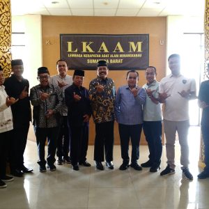 🛡️🏛️ MEMBENTENGI TANAH LELUHUR: LKAAM SUMBAR DAN DPRD ROHUL SATUKAN TEKAD JAGA TANAH ULAYAT DAN HUKUM ADAT