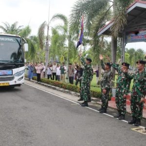 Danlanal Bengkulu Lepas CasisTNI AL Gelombang II 2026 Menuju Padang, Siap Tempuh Seleksi Lanjutan